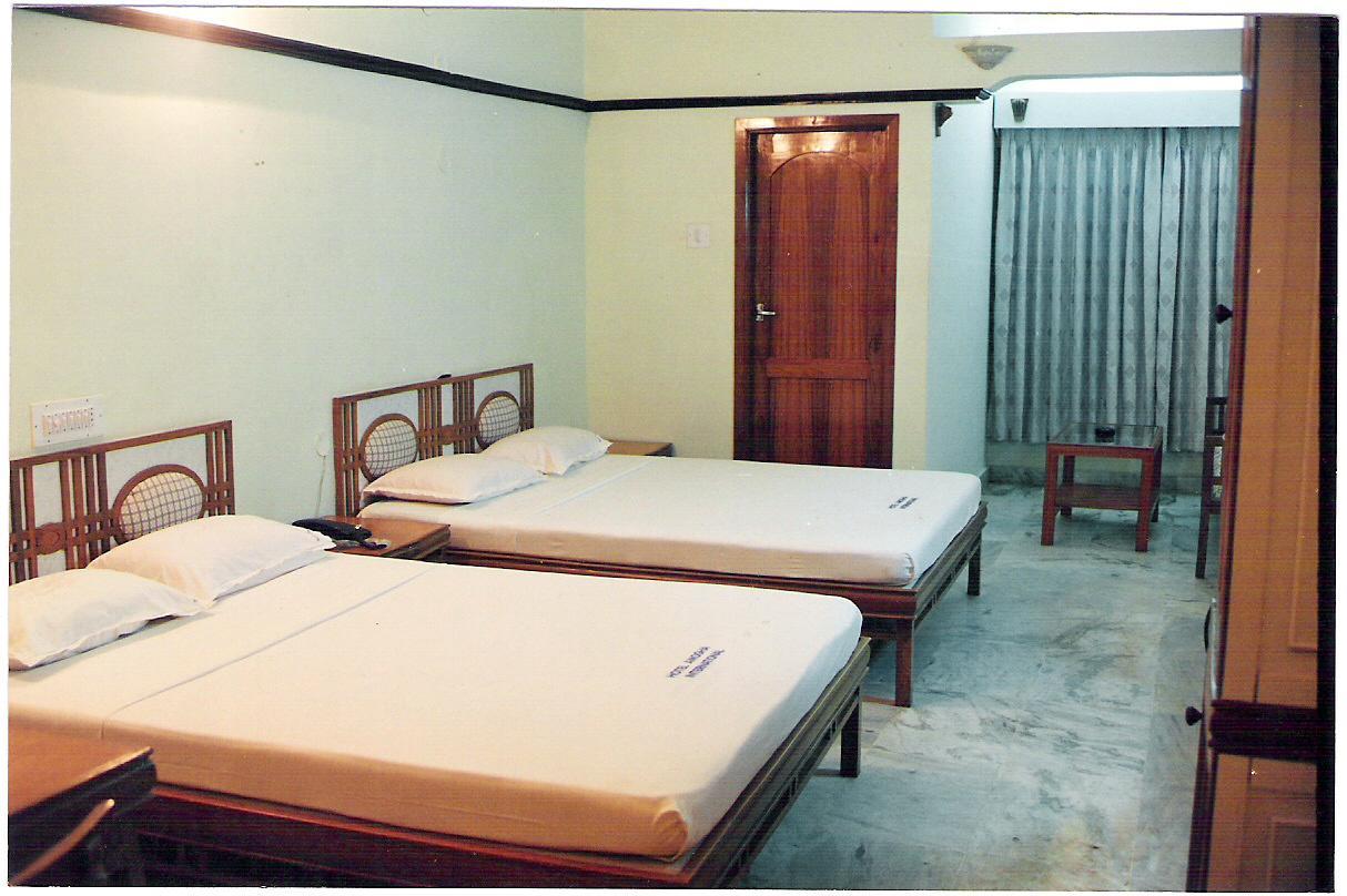 Amogha International Hotel Chitradurga Экстерьер фото